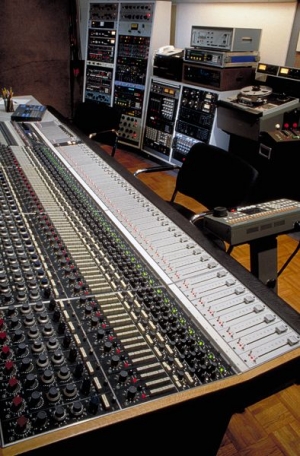 Neve 8038 - Coast Recorders on Mission SF 1993          